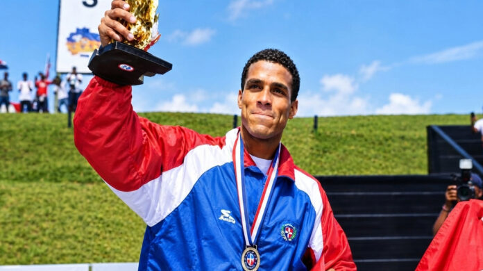 Ganar medallas en Juegos Centroamericanos y Panamericanos constituyen argumentos para un atleta ser considerado inmortal del deporte en su país. Fue el mejor esfuerzo hecho por Juan José Ubaldo Cabrera, entre los Centroamericanos y del Caribe del 2002 en El Salvador y los Panamericanos del 2003 en  Santo Domingo.