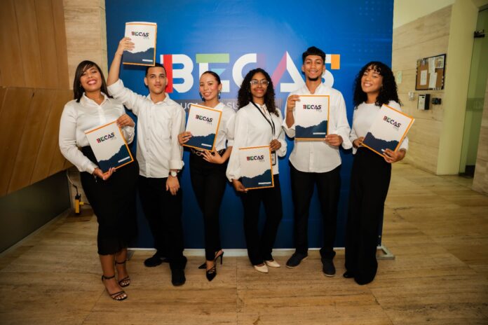 ITLA entrega 118 becas de Educación Superior durante su segunda convocatoria de 2026