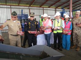El MICM y el CECCOM incineran más de 28.3 millones de mercancías ilícitas En una operación orientada a reducir la evasión fiscal, proteger el mercado formal y la salud de los dominicanos, el Ministerio de Industria, Comercio y Mipymes (MICM) y el Cuerpo Especializado de Control de Combustibles y Comercio de Mercancías (CECCOM) coordinaron la incineración de 28,352,755 unidades de mercancías ilícitas, con un valor estimado de RD$ 362,788,883.00. El ministro de Defensa, teniente general Carlos Antonio Fernández Onofre, destacó durante el acto de incineración de mercancías ilegales que los resultados obtenidos son fruto de un esfuerzo interagencial entre las Fuerzas Armadas y los organismos de seguridad del Estado.