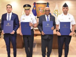 Con el objetivo de garantizar la protección de la salud integral de los exmiembros de la Policía Nacional y sus dependientes, la Dirección General de Jubilaciones y Pensiones a Cargo del Estado (DGJP), la Policía Nacional, el Seguro Nacional de Salud (SENASA), y el Comité de Retiro de la Policía Nacional (COREPOL) suscribieron este martes una Resolución Administrativa Interinstitucional Conjunta, la cual establece el marco operativo y de control para la aplicación de facturación, retenciones y control de planes de salud complementarios destinados a los pensionados y jubilados del cuerpo castrense.