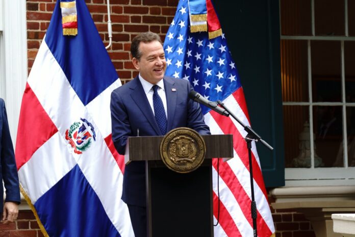 Canciller Bisonó desarrolla en Washington agenda de alto nivel sobre cooperación bilateral