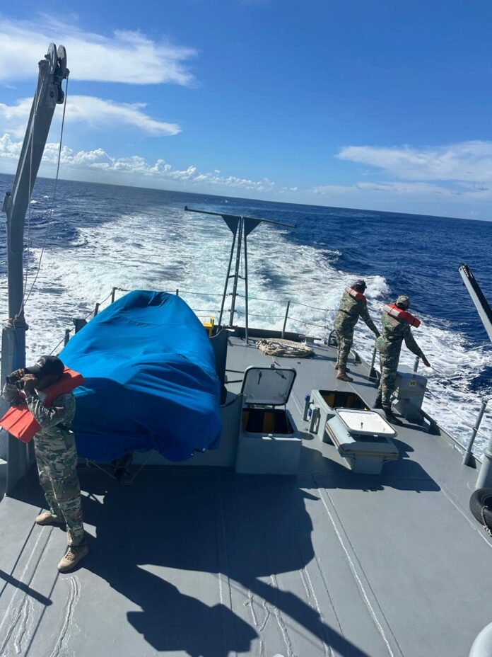 Rescatan a 26 personas tras operación de búsqueda cerca de Isla Mona