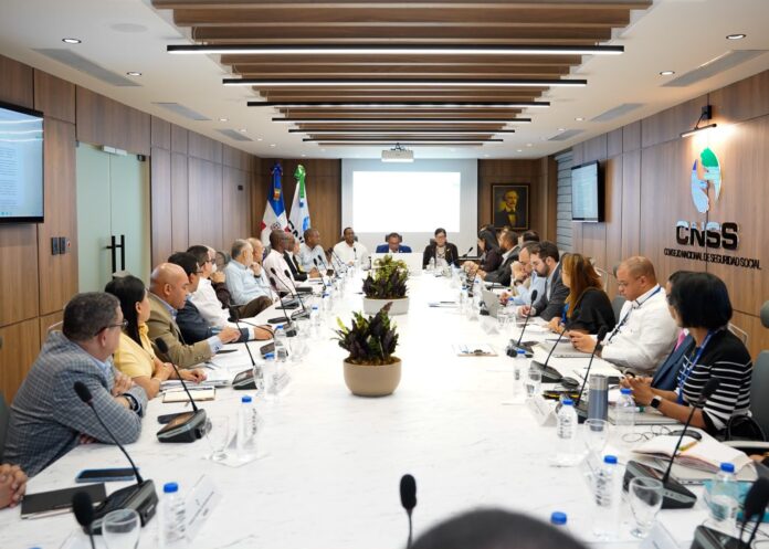 Diálogo permanente para la aprobación del Fondo de Medicamentos de Alto Costo (FOMAC)