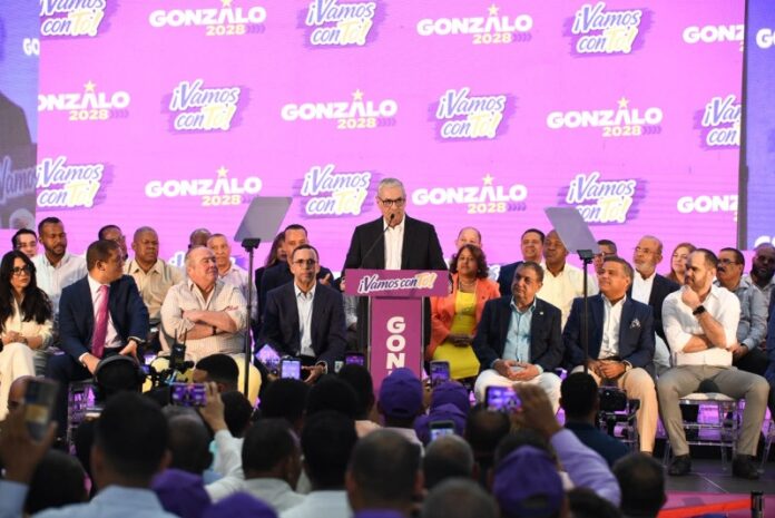 Gonzalo Castillo calienta motores hacia 2028: cuestiona gestión actual y llama a la unidad en el PLD