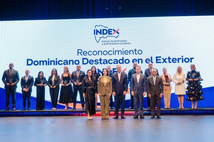 Abinader encabeza reconocimiento a 14 dominicanos destacados en Estados Unidos