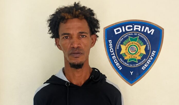 Policía activa búsqueda de “Boca Negra” acusado de balear a dos agentes en Sabana Perdida