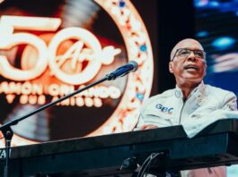 Ramón Orlando celebra 50 años de trayectoria con multitudinario concierto en el Estadio Olímpico Ramón Orlando celebra 50 años de trayectoria con multitudinario concierto en el Estadio Olímpico