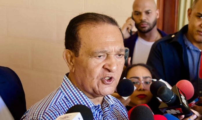 Antonio Marte revela que él y Abinader se bloquearon en WhatsApp