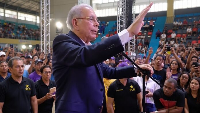 Danilo Medina juramenta a 1,150 nuevos miembros en el PLD en Barahona