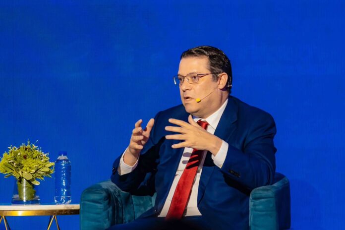 Sanz Lovatón presenta a RD como destino para inversiones en semiconductores