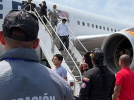 Venezuela recibe a 387 repatriados desde EE.UU. Venezuela recibe a 387 repatriados desde EE.UU.