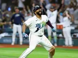 Junior Caminero conquista el premio Juan Marichal Junior Caminero conquista el premio Juan Marichal