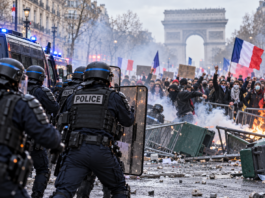Francia reconoce «pérdida de control» de la policía en protestas Francia reconoce "pérdida de control" de la policía en protestas
