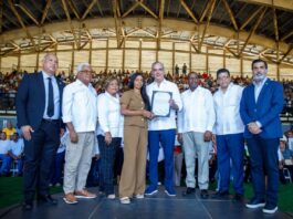 Presidente Abinader entrega 1,500 títulos de propiedad en El Almirante II, Santo Domingo Este