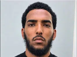 Eudy Antonio Infante de León, alias “Nifi”, de 25 años, murió tras resultar herido durante un enfrentamiento con agentes de la Dirección Central de Investigación (DICRIM), en el sector Cienfuegos, informó este miércoles la Policía Nacional.