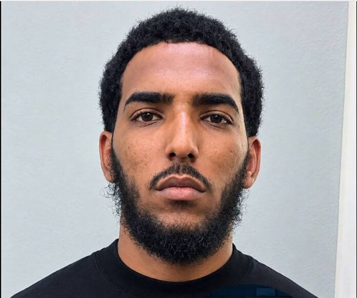 Eudy Antonio Infante de León, alias “Nifi”, de 25 años, murió tras resultar herido durante un enfrentamiento con agentes de la Dirección Central de Investigación (DICRIM), en el sector Cienfuegos, informó este miércoles la Policía Nacional.