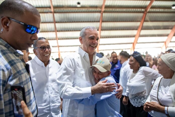 Presidente Abinader lanza iniciativa social