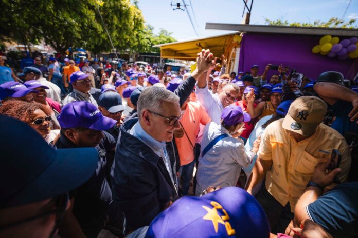 Gonzalo Castillo no se detiene: recorre nueve localidades de Barahona este sábado “Es la Hora del Sur”