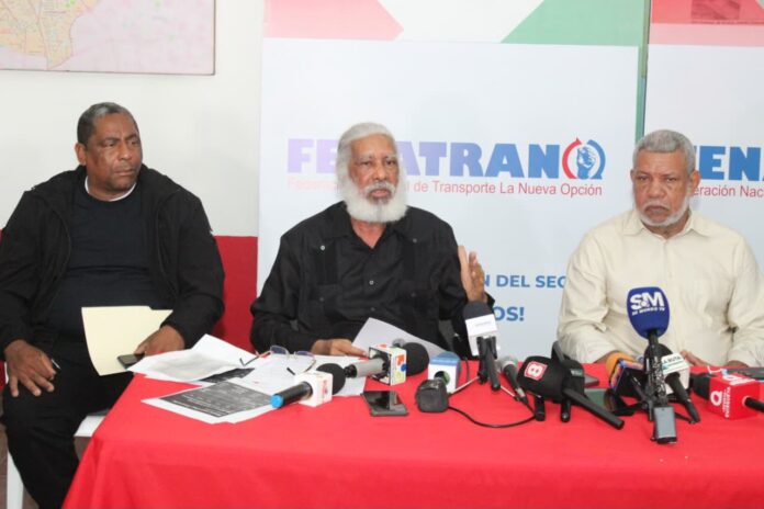 Juan Hubieres sale en defensa del presidente de los Derechos Humanos, Manuel María Mercedes Medina