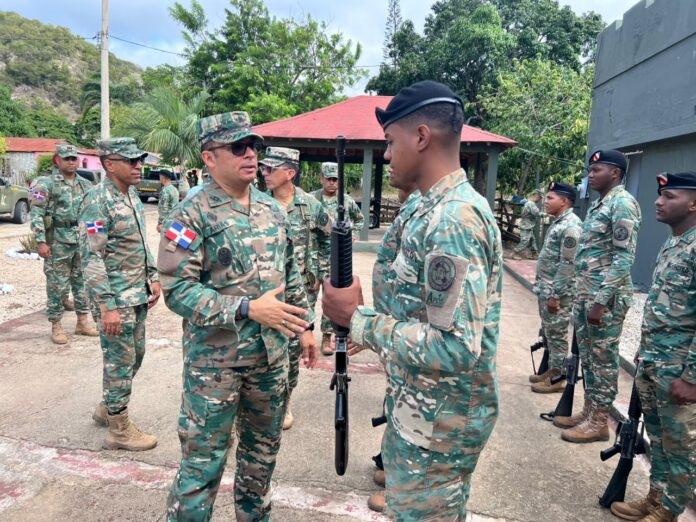 Comandante General del Ejército anuncia plan de acondicionamiento de infraestructuras para los destacamentos fronterizos