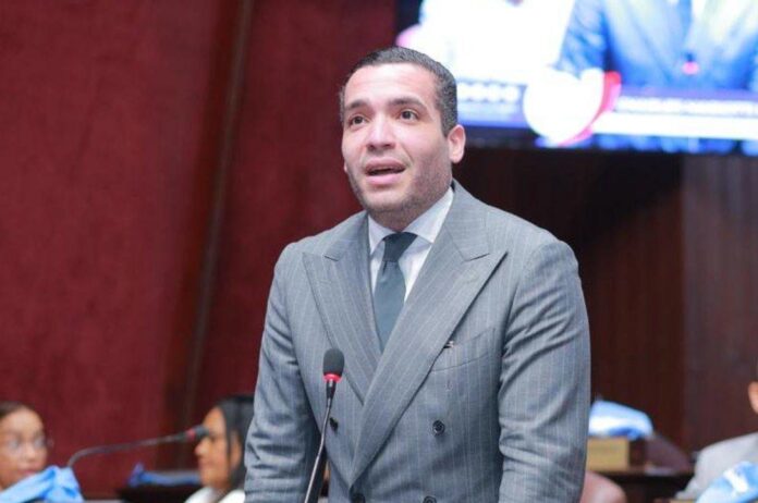 Diputado Charlie Mariotti exige congelar la nómina pública
