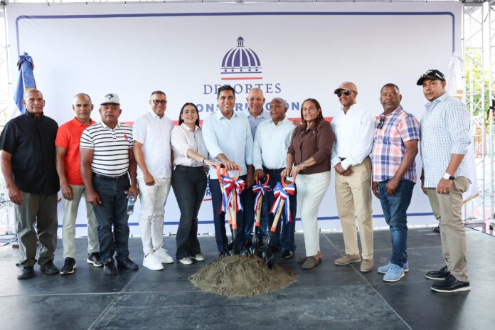 Inician construcción de techado multiuso en Eugenio María de Hostos con inversión superior a RD$30 millones