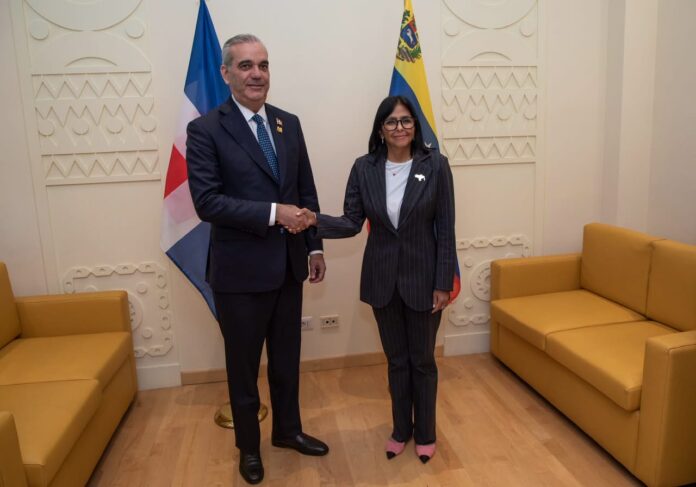 Abinader y Delcy Rodríguez abordan cooperación energética, relaciones consulares y turismo en reunión bilateral en Roma, Italia