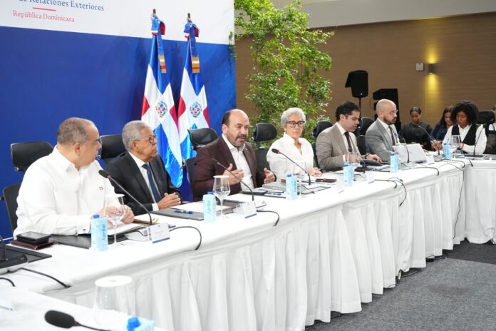 Canciller Bisonó respalda fortalecimiento del Sistema Integrado de Gestión y plantea incorporar nuevas normas ISO en el MIREX