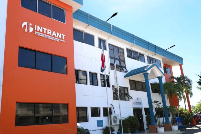 INTRANT paga la única factura que tenía pendiente con el Colegio Médico Dominicano