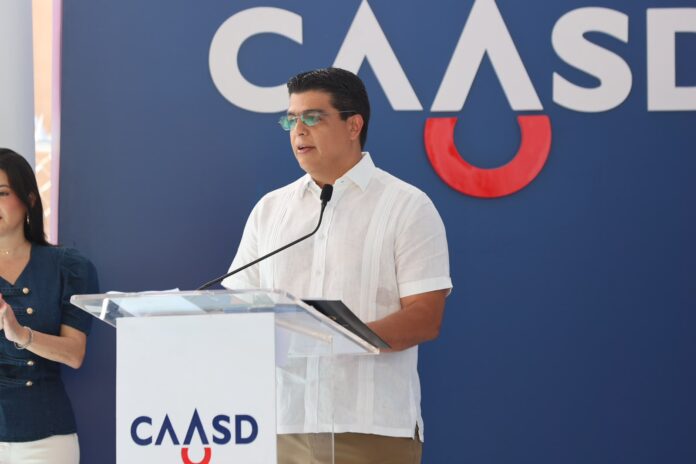 Fellito Suberví llama frenar desperdicio agua y reafirma compromiso de CAASD con corrección fugas y averías