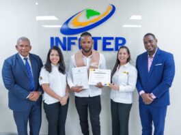 INFOTEP certifica 12 participantes como operadores de retroexcavadora