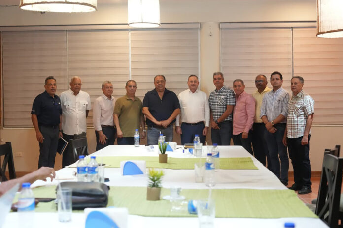 Agricultura inicia hoy pignoración de ocho millones de libras de pollo para estabilizar precios y respaldar a productores