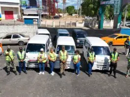 INTRANT retiene vehículos a haitianos que ofrecían servicios ilegalmente en Ciudad Juan Bosch