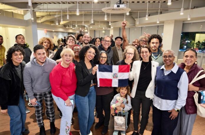 ”Amo ser dominicana”: Darializa Ávila y Virginia Antares dialogan con la diáspora dominicana en Nueva York
