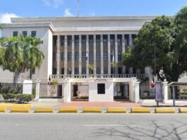 Ministerio de Educación mantiene suspensión de docencia en zonas vulnerables de provincias bajo alerta amarilla