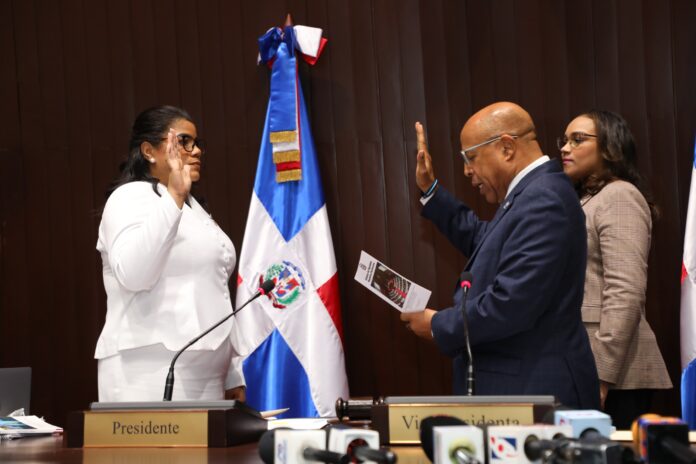 Diputados escogen a Minerva Klaudel Frías Ogando como sustituta del fenecido diputado Jorge Frías