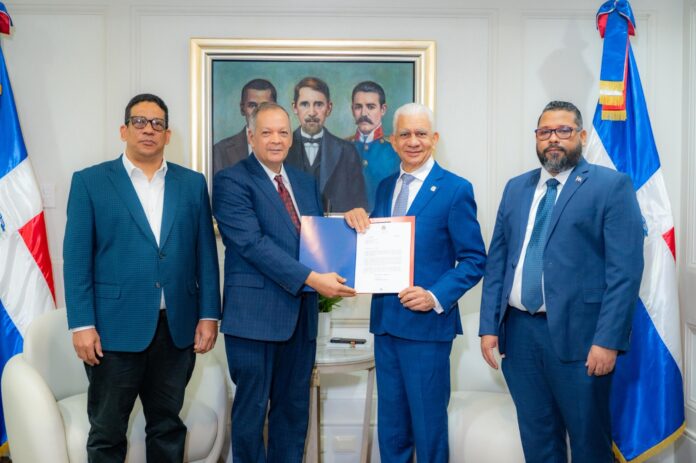 Senado recibe del Poder Ejecutivo proyecto de Ley General de Concesiones de Bienes, Servicios y Obras Públicas