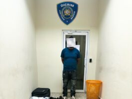 Policía Nacional junto al Ministerio Público apresa hombre y ocupa 42 medidores eléctricos durante allanamiento en La Vega
