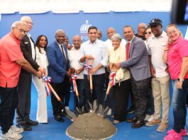 Ministro Kelvin Cruz inicia construcción de moderno play de béisbol en Consuelo, San Pedro de Macorís Ministro Kelvin Cruz inicia construcción de moderno play de béisbol en Consuelo, San Pedro de Macorís