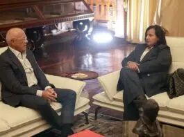Presidenta de Venezuela recibe a jefa opositora en el diálogo político Presidenta de Venezuela recibe a jefa opositora en el diálogo político
