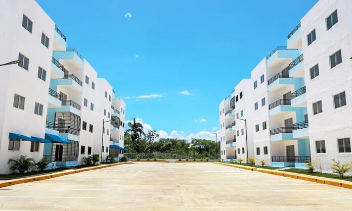 Abinader destaca reducción del déficit habitacional mientras Gobierno impulsa entrega de viviendas y construcción