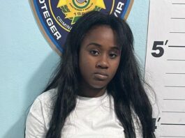 Policía arresta en Capotillo a mujer buscada por asociación de malhechores y robo Policía arresta en Capotillo a mujer buscada por asociación de malhechores y robo