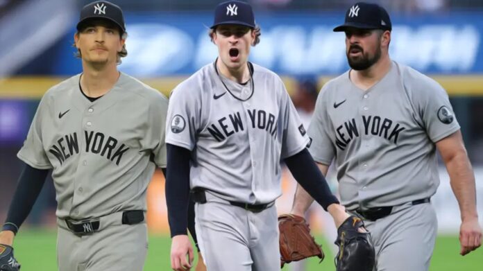 Mientras el panorama musical evoca los clásicos de Frank Sinatra, la realidad en los parques de béisbol de Nueva York muestra un escenario sombrío. Las bocinas permanecen apagadas en el Citi Field y el Yankee Stadium avanza rápidamente hacia el mismo destino, con los Yankees en una desventaja de 0-2 en la Serie de División frente a los Tampa Rays, quedando al borde de la eliminación.