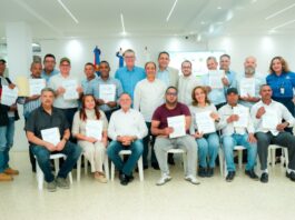 Gobierno entrega RD 30 millones en bonos para tecnificar riego a 17 productores de leche Gobierno entrega RD 30 millones en bonos para tecnificar riego a 17 productores de leche