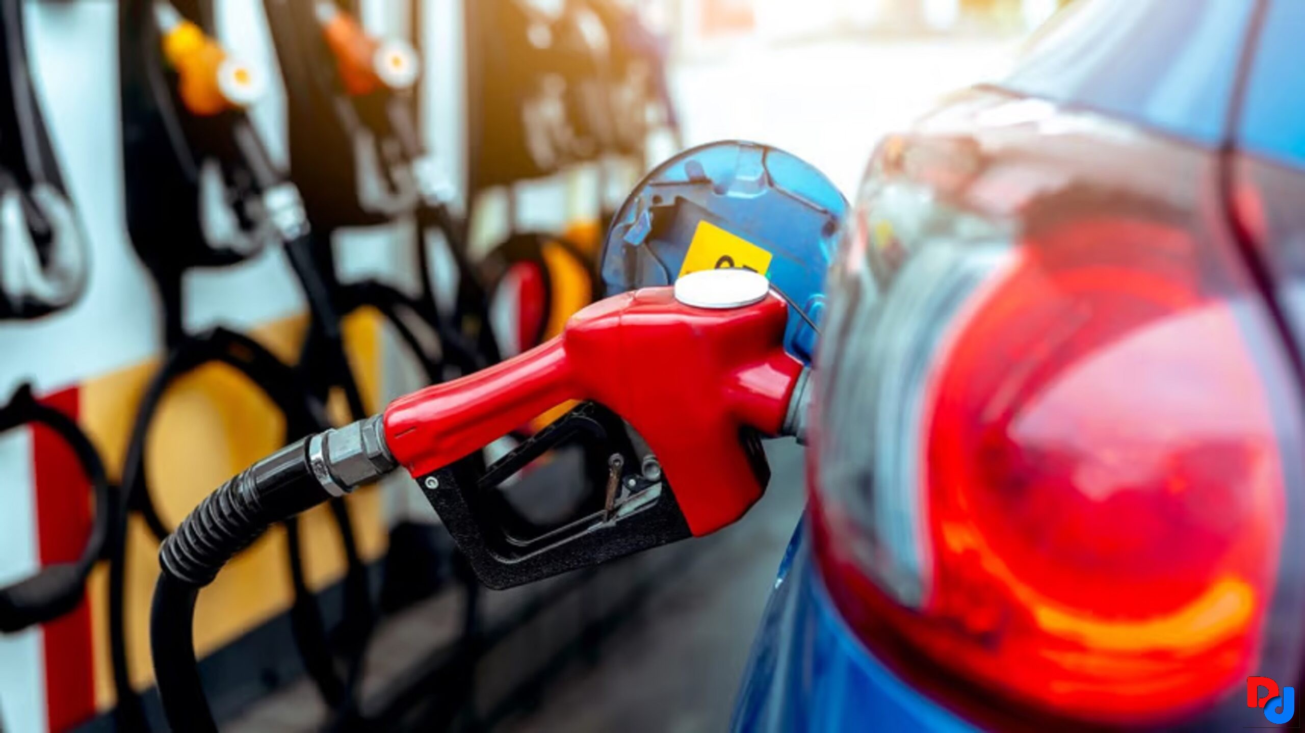 La gasolina sube de nuevo y el gasoil óptimo se encarece RD$12 de un solo porrazo La gasolina sube de nuevo y el gasoil óptimo se encarece RD$12 de un solo porrazo
