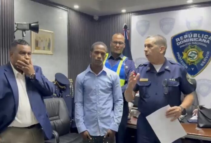 Alias “Chiripa” se entrega voluntariamente en el Palacio de la Policía Nacional