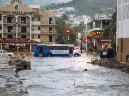 Huracán Simón y tormenta Rachel dejan cinco muertos en México