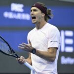 Zverev se enfrentará a Djokovic en cuartos de final de Pekín