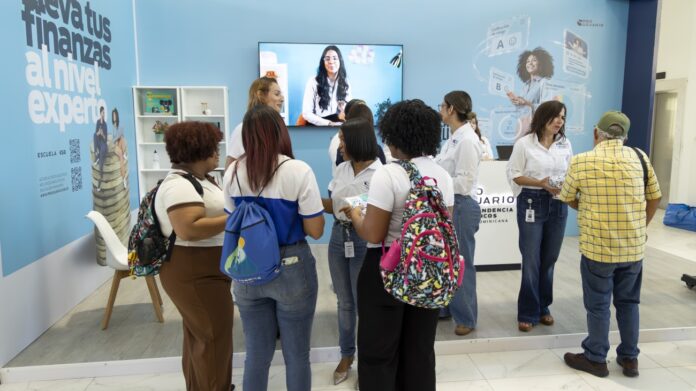 Superintendencia de Bancos (SB) promueve educación financiera en la XXVIII Feria Internacional del Libro